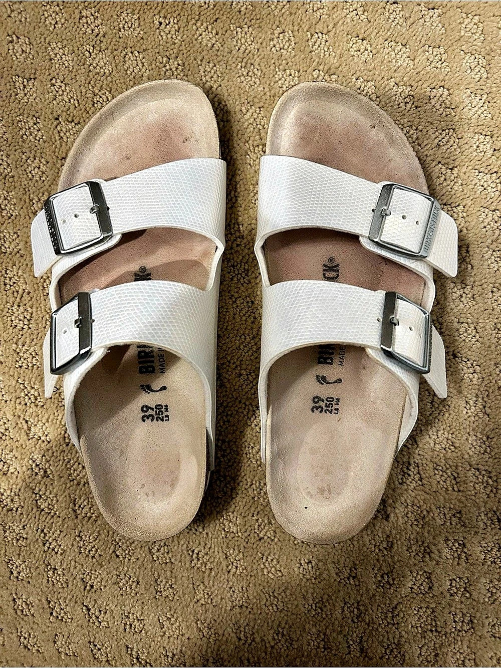 Birkenstock Arizona Shiny Lizard White Sandals, White size 8
